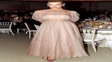 GUGGENHEIM GALA'DA KARLIE ŞIKLIĞI