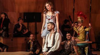 Nisan Ayı Tiyatro Rehberi