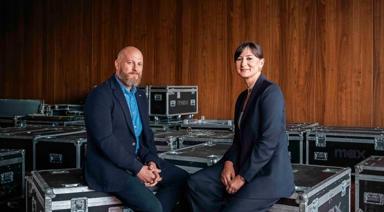 Max, Türkiye'de Yayında!