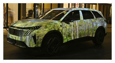 Peugeot E-5008 Sanat Eserine Dönüştü