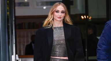 Sophie Turner ile Sokakta Ofis Şıklığı