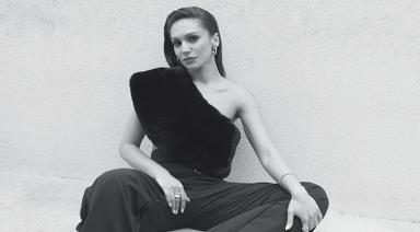 Uzak Bir Şehirden Kendi Merkezine: Sahra Şaş