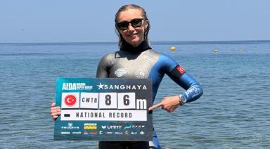 Şahika Ercümen'den Filipinler'de Türkiye Rekoru