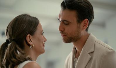 "Kimler Geldi Kimler Geçti" Yeni Sezonuyla 15 Mayıs'ta Netflix'te