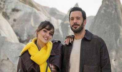 Hande Erçel ve Barış Arduç'un Yeni Dizisi “Aşkı Hatırla”dan İlk Afiş Geldi