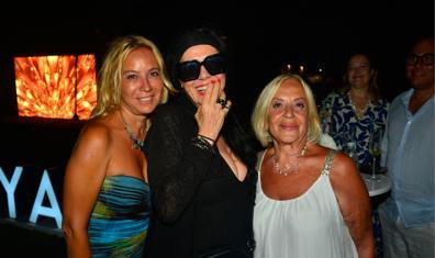 Mavi ve Beyazın Ritimle Buluştuğu Gece