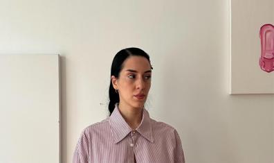 Bilinçakışının İzdüşümü Deniz Pelister'in “Kül” Sergisine Yansıyor