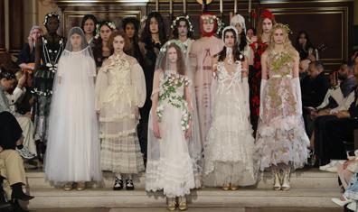 Londra'da Bora Aksu Romantizmi