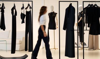 Zamansız Silüetlerin Peşinde