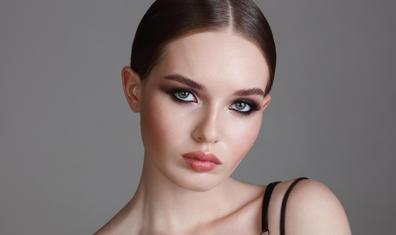 Gün Boyu Akmayan Göz Kalemi Tüyoları