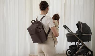 Seyahat Eden Ebeveynlerin Yeni Vazgeçilmezi: Şıklık ve Fonksiyonelliği Bir Araya Getiren Bebek Bakım Çantaları