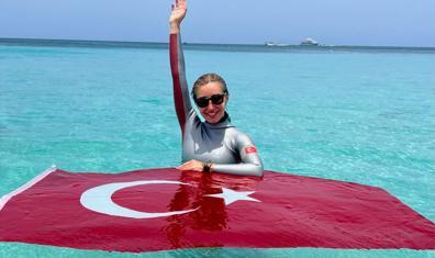 Şahika Ercümen'den Kaş'ta Şampiyonluk Dalışı