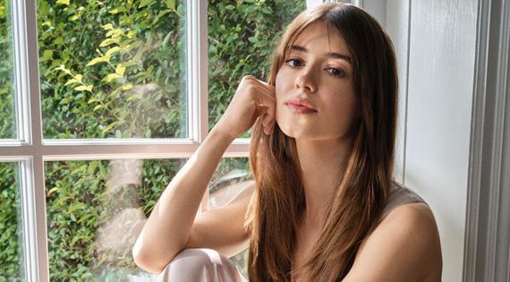 Daisy Edgar Jones Estée Lauder'ın Yeni Elçisi Oldu