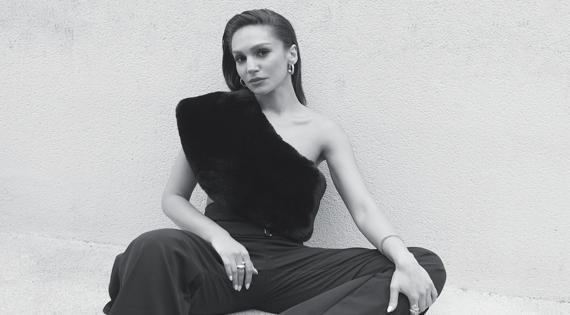 Uzak Bir Şehirden Kendi Merkezine: Sahra Şaş