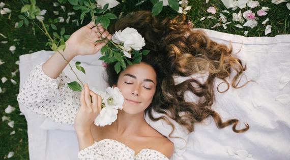 Ten Üzerinde Yazılan Dört Hikaye