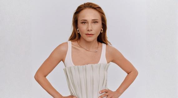 Zamansız Işıltısıyla Altın Çağında: Burçin Terzioğlu