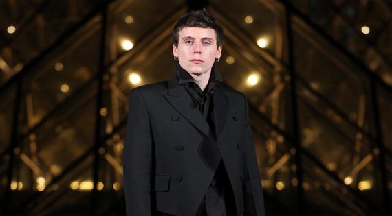 Seán McGirr, Alexander McQueen'e Veda Ediyor