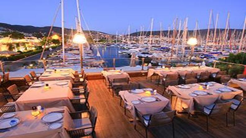 BODRUM’DA LEZZET VE EĞLENCE HIZ KESMİYOR