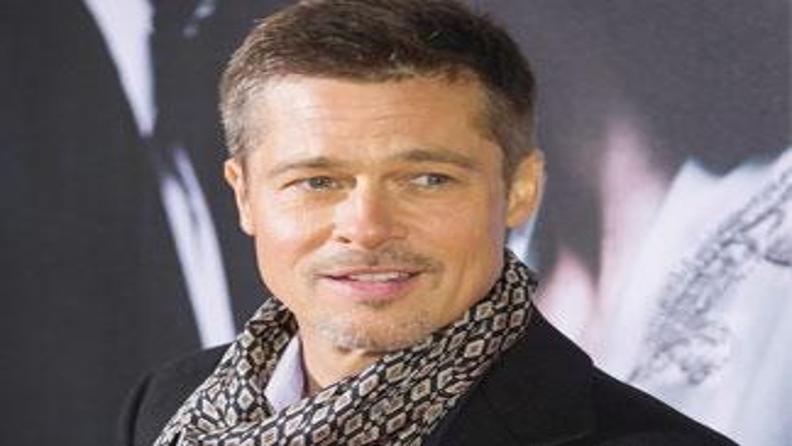 BRAD PITT MERCEK ALTINDA