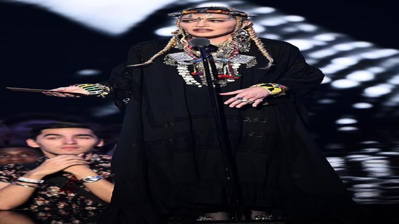 MADONNA'DAN YENİ ALBÜM