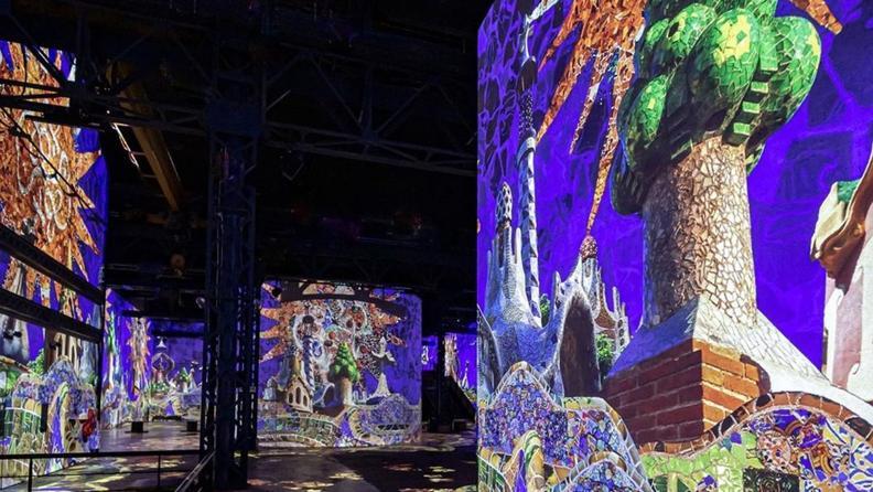 Gaudi'nin Masalsı Yapıları Atelier des Lumieres'de