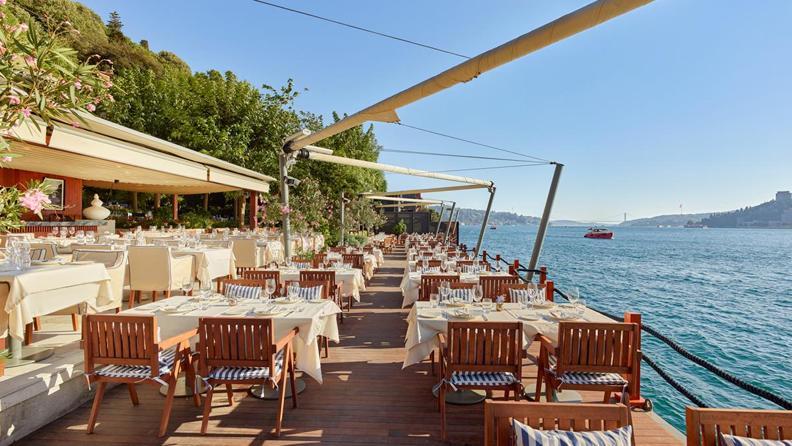 Boğaz'ın Sevilen Restoranı: Lacivert