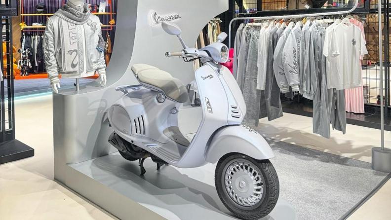 Yılan Yılı'ndan İlhamla: Vespa 946 Snake