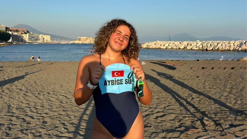 Aybige Su Irçağ: Dalgaları Aşan Genç Bir Kadın