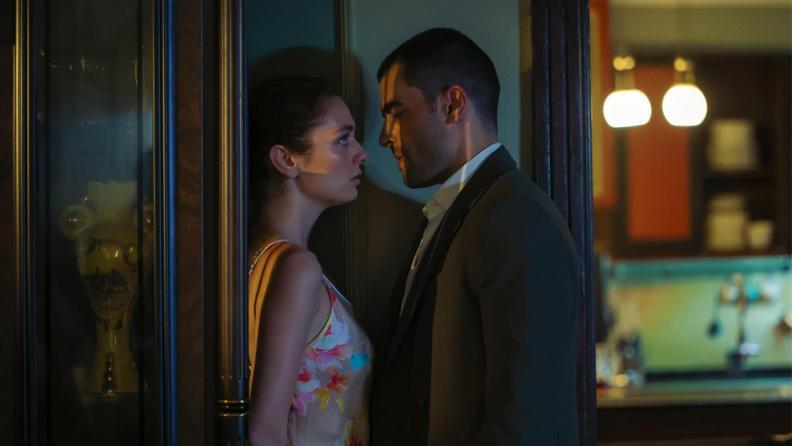 “Veliaht”: Gerilimle Örülü Tutkulu Bir Hikâye