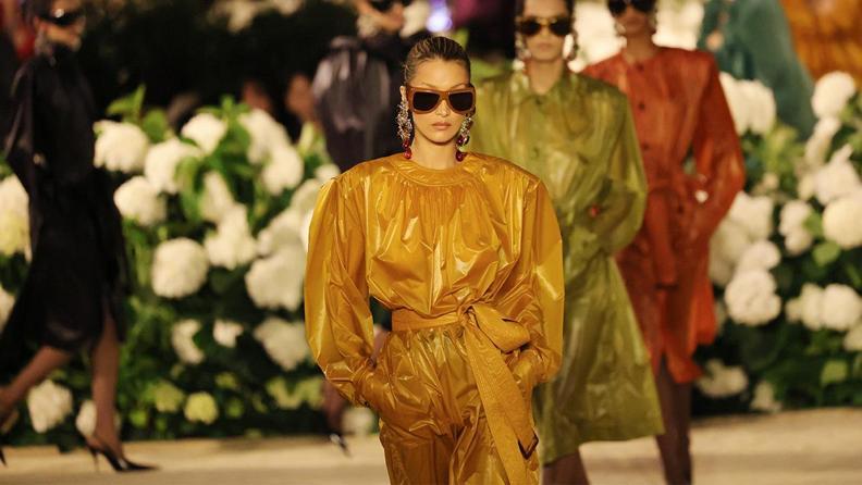 Paris Moda Haftası'nda Saint Laurent Draması