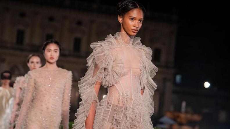 Canlı: Dior 2026 İlkbahar/Yaz