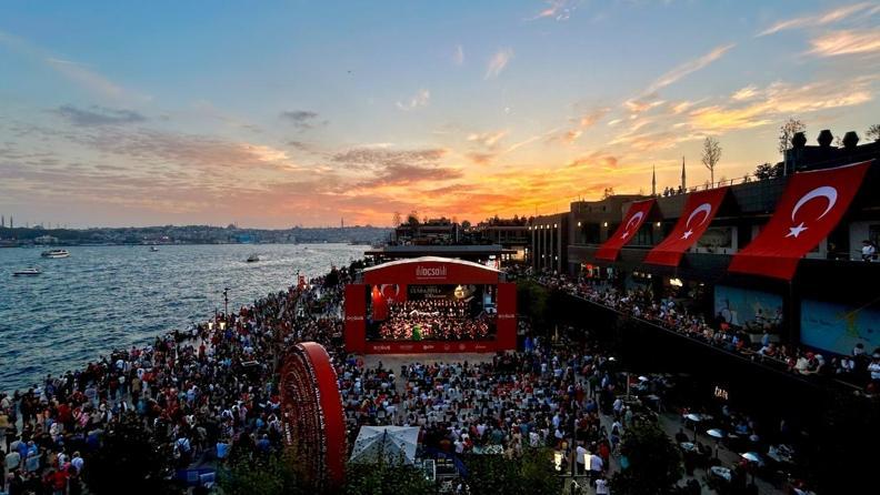 Cumhuriyetin 102. Yılı Coşkusu Cumhuriyetin 102. Yılı Coşkusu