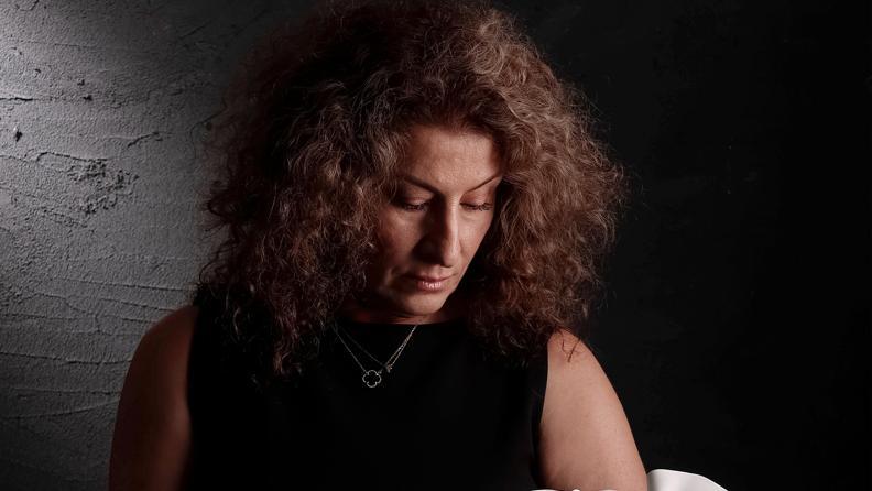 Porselenin İzinde: Tuba Önder Demircioğlu ile “Karşılaşma” Üzerine