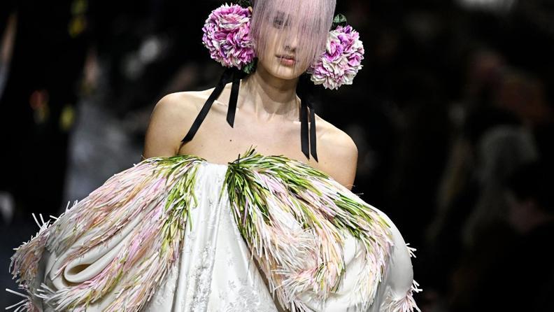 Çiçekler ve Vivaldi ile Jonathan Anderson İlhamı