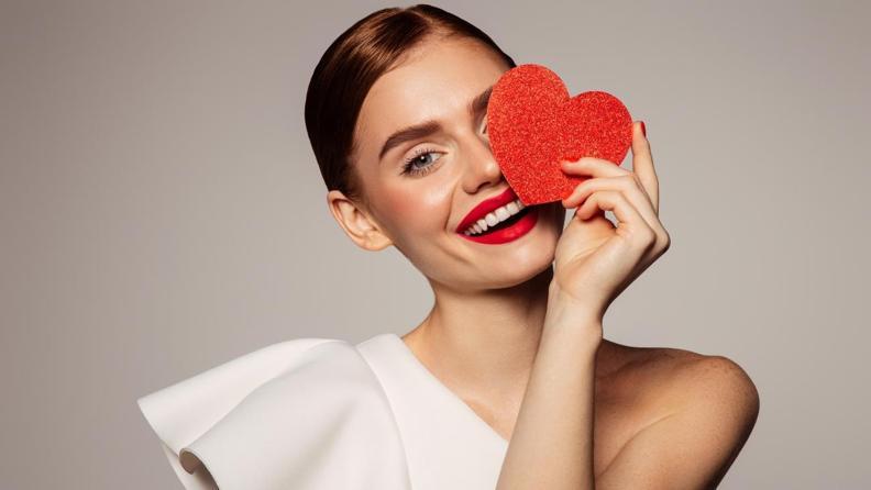 Sevgililer Günü İçin Romantik Makyaj Önerileri