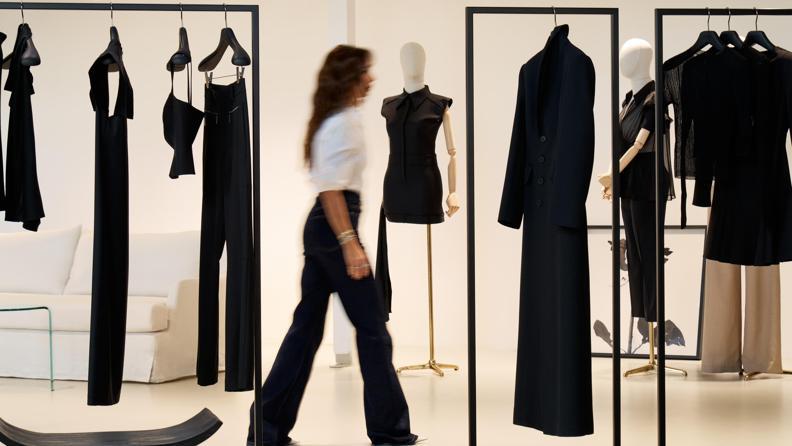 Zamansız Silüetlerin Peşinde