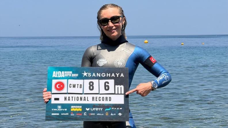 Şahika Ercümen'den Filipinler'de Türkiye Rekoru