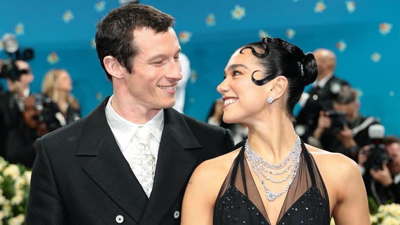 Dua Lipa ve Callum Turner'ın Londra'dan Palermo'ya Uzanan Düğün Hikayesi